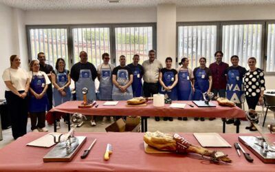 El curso de cortador de jamón culmina con éxito y refuerza la formación para el empleo