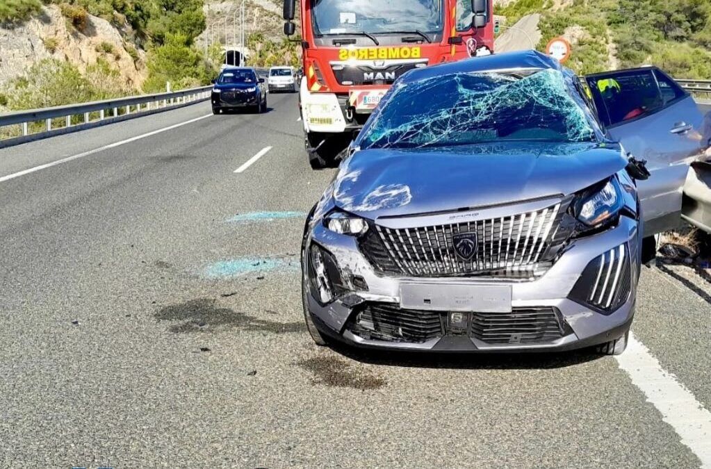 Accidente en la A-7 a su paso por Nerja con un único vehículo implicado
