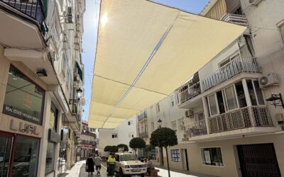 Arranca la renovación de los toldos en el centro de Nerja