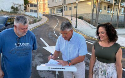 Finalizan las obras de mejora de calle La Fábrica y del acceso al paseo marítimo de El Chucho