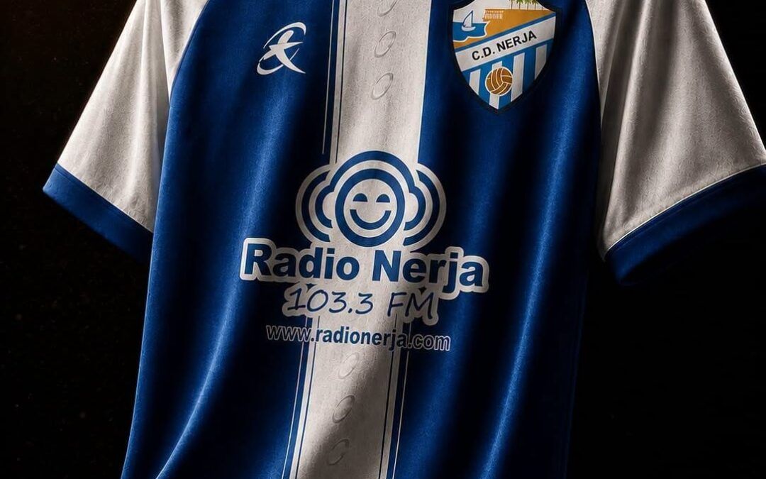 El CD Nerja estrena imagen con el respaldo de Radio Nerja 103.3, KeDeke Sports y el Málaga CF.