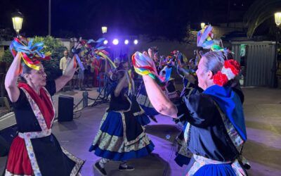 El folclore llenó de música y tradición la noche de Verano en los Cangrejos