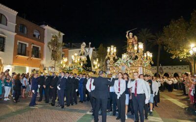 La Virgen de las Angustias y San Miguel llegan a la Iglesia de El Salvador