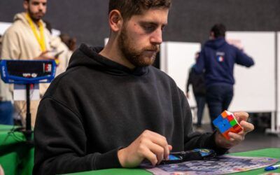 Nerja acoge la sexta edición del Chanquete Open, referente nacional del speedcubing
