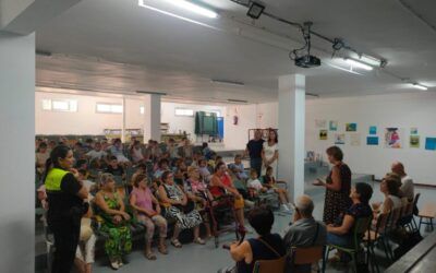 Escolares y mayores comparten una jornada sobre movilidad y seguridad vial en el Colegio San Miguel