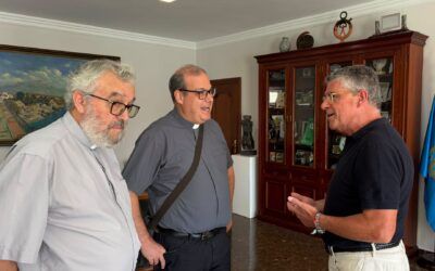 Los nuevos párrocos de El Salvador y San Miguel abordan con el alcalde asuntos de interés local