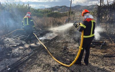 Bomberos y Protección Civil actúan conjuntamente en un incendio en El Playazo