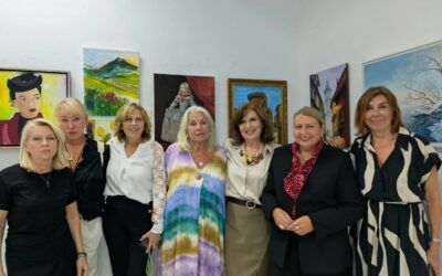 El arte y la solidaridad se unen en una exposición con 68 artistas en Nerja