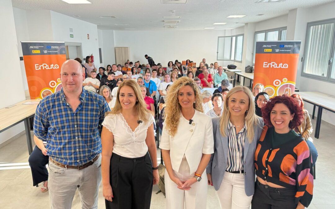 Nerja reúne a 120 participantes de EnRuta para mejorar sus oportunidades de empleo en la Axarquía