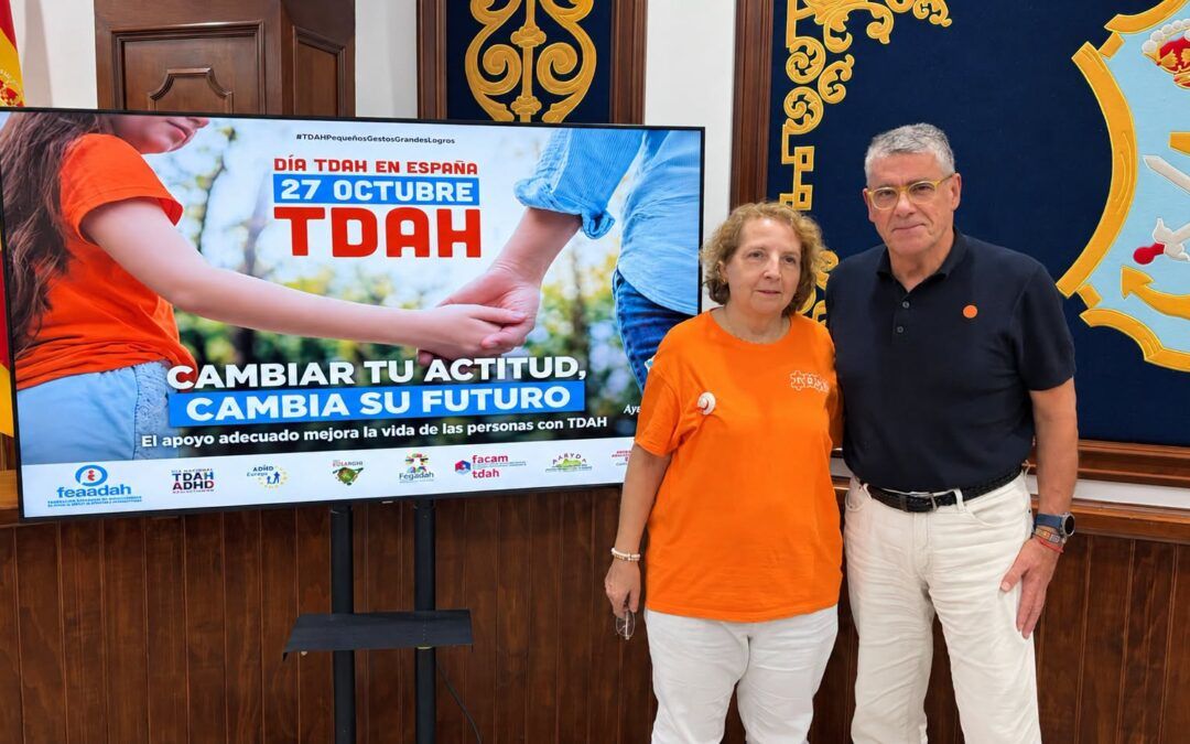 Nerja conmemora el Día del TDAH con la lectura de un manifiesto por la inclusión